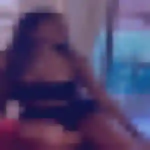 Aida, 27 ans, connectée à Belleneuve pour un plan cul