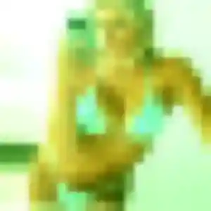 Coralie, 33 ans, cherche un plan cul à Bourgon