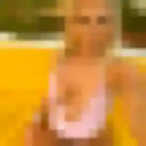 Soraya, 30 ans, connectée à Châlons-du-Maine pour un plan cul