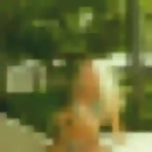 Découvre Ehui, 31 ans à Chanoz-Châtenay en privé