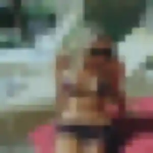 Charmante Rosalie, 27 ans à Charbuy - la contacter