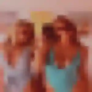 Charmante Adélaïde, 29 ans à Couvrot - voir sa photo