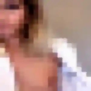 Brigitte, 24 ans, en ligne à Croix-Mare pour un plan cul