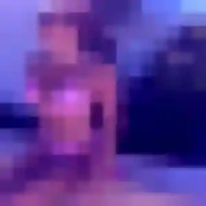 Perrine, 34 ans, connectée à Dampierre pour un plan cul