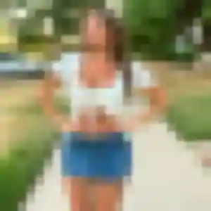 Belle Hope, 22 ans à Diebling - voir sa photo