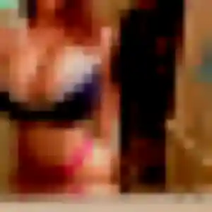plan cul à Douelle : photo de Stella, 23 ans - inscription gratuite