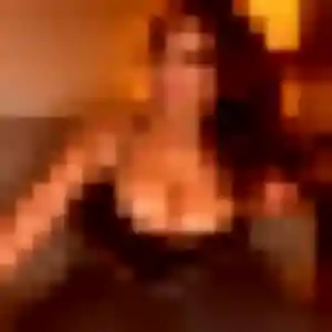 Lise, 45 ans, en ligne à Étigny pour un plan cul