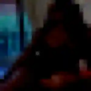 Découvre Uchenna, 26 ans à Fournets-Luisans en t'inscrivant