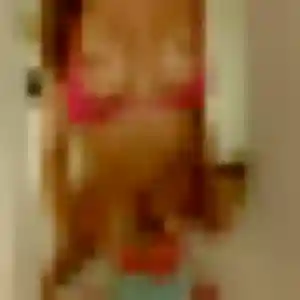 Abibatou, femme de 44 ans cherche plan cul à Genouillac