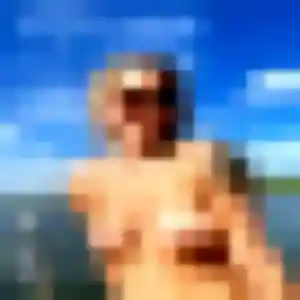 Funke, 26 ans, connectée à L'Hôpital-du-Grosbois pour une rencontre coquine