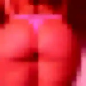Mumbi, fille de 36 ans cherche plan cul à Landévant
