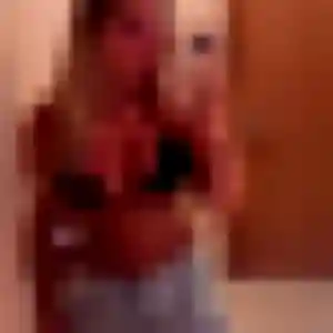 Coralie, 36 ans, connectée à Lepuix pour un plan cul