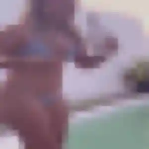 Bola, femme de 26 ans propose plan cul à Lèves