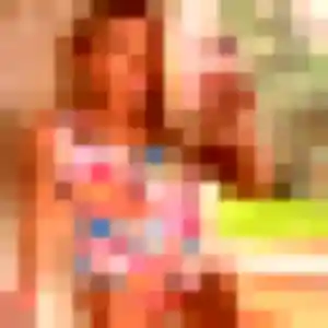 Yasmina, 25 ans, connectée à Mardié pour une rencontre coquine