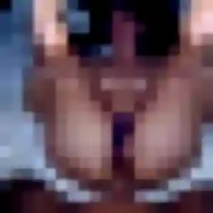 Adaeze, 27 ans, en ligne à Merdrignac pour une rencontre coquine