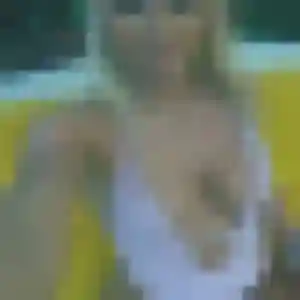Dalila (26 ans) à Neauphlette attend une rencontre ce soir