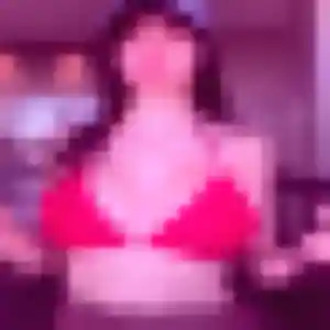 Nadia, 22 ans, dispo pour plan cul à Noves