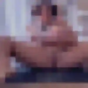 Rejoins Esther, 30 ans à Pluduno en privé