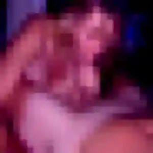 Charmante Faustine, 28 ans à Pomeys - voir sa photo