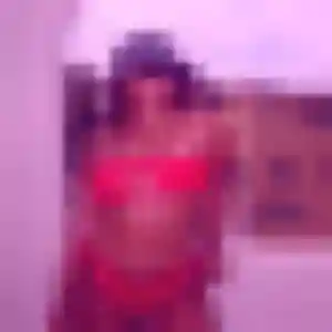 Yasmine (37 ans) à Roncey attend un plan cul ce soir