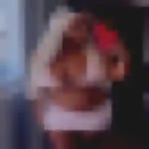 Photo privée de Valérie, 27 ans à Saint-Julien-de-Concelles - rencontre sans lendemain