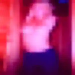 Safi, 23 ans, en ligne à Sainte-Suzanne-et-Chammes pour une rencontre coquine