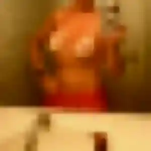 Jennifer, 26 ans, dispo pour plan cul à Senozan
