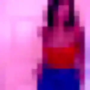 Photo exclusive de Touty, 25 ans à Val d'Oust - plan discret