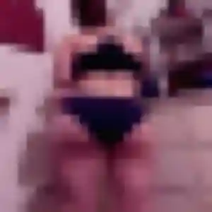 Shade, fille de 28 ans cherche plan cul à Val-Sonnette