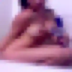 Photo de Akinyi à Vendres (44 ans) - plan cul sans inscription