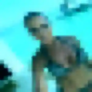 Contacte Carine, 23 ans à Véron en privé